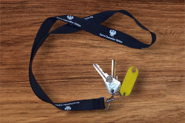 Tour de cou porte clé Noir